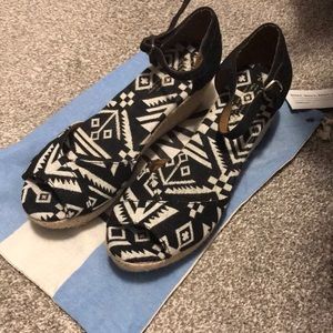 TOMS Aztec Black/White Platform Sandals